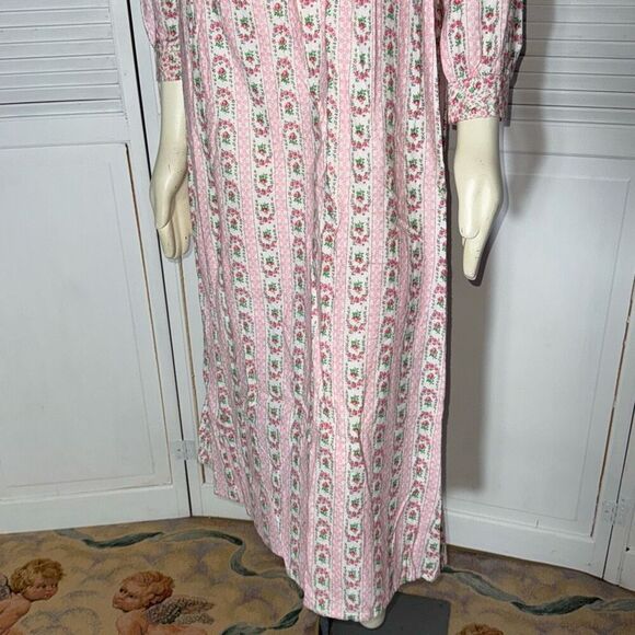 NWOT Vintage 70’s ILGWU Flannel Prairie Nightgown Size Medium - Picture 2 of 13